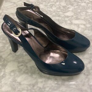 Tahari Slingback Platform Pumps in Teal Blue Size 7